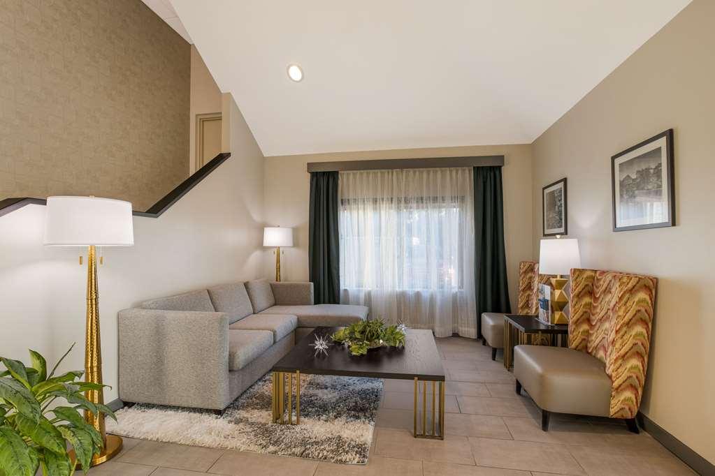 Clarion Pointe Sevierville-Pigeon Forge 내부 사진