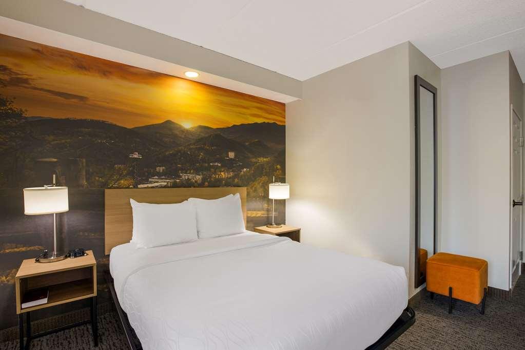 Clarion Pointe Sevierville-Pigeon Forge 객실 사진