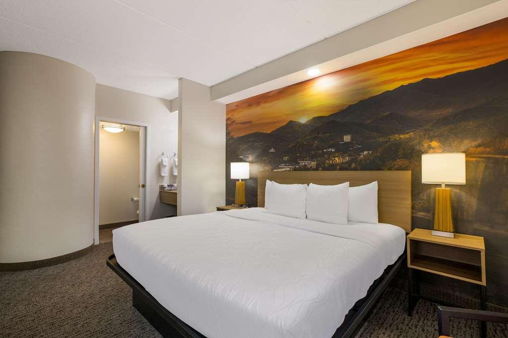 Clarion Pointe Sevierville-Pigeon Forge 객실 사진