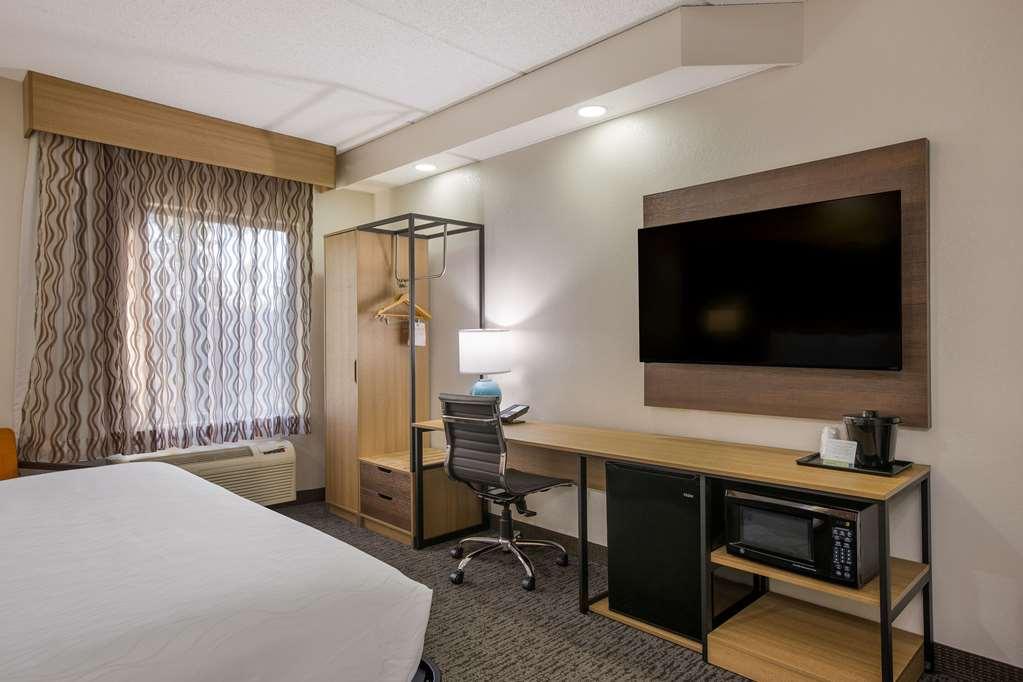 Clarion Pointe Sevierville-Pigeon Forge 객실 사진