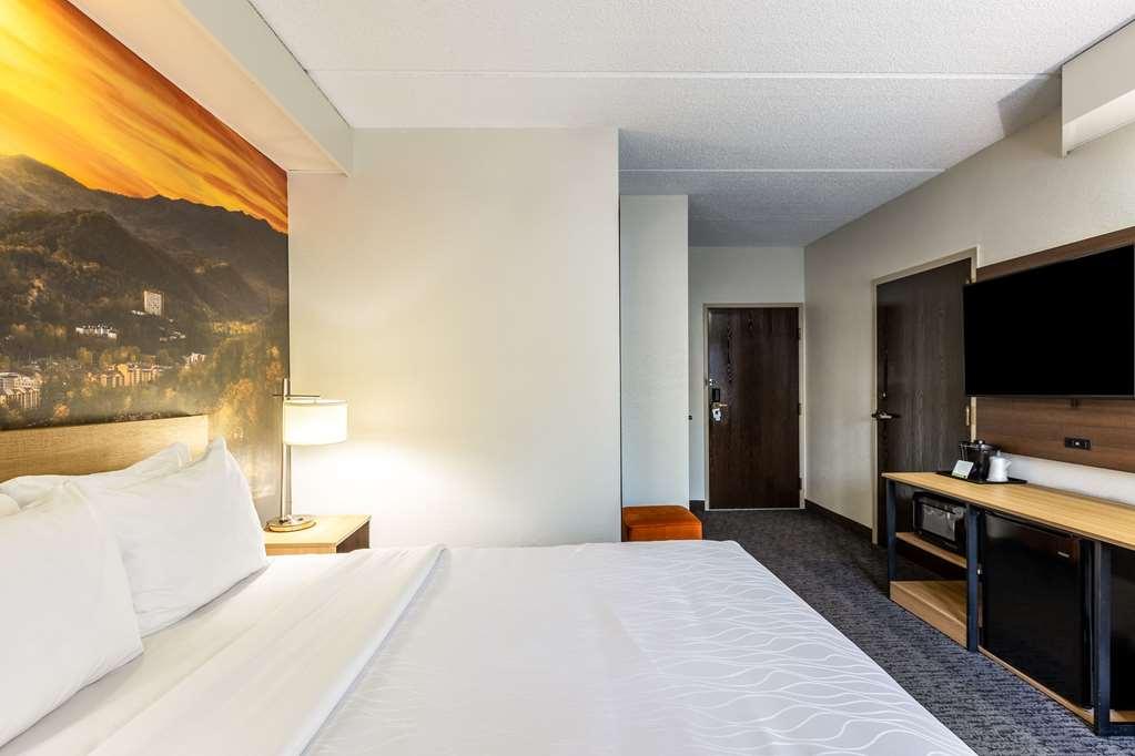Clarion Pointe Sevierville-Pigeon Forge 객실 사진